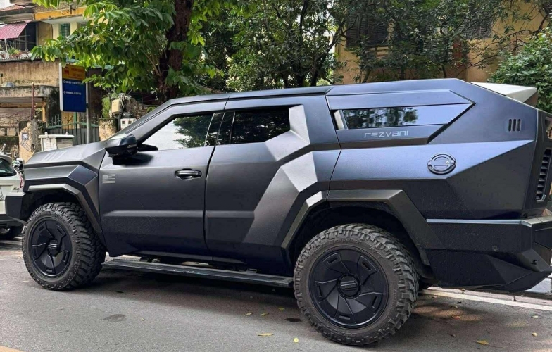 SUV chống đạn Rezvani Vengeance bất ngờ xuất hiện tại Hà Nội: Ngoại hình hầm hố, giá ngang siêu xe