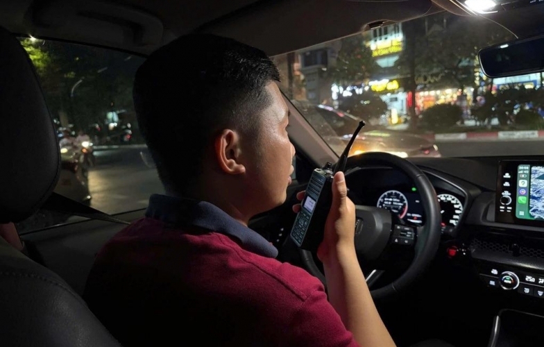 CSGT Hà Nội áp dụng chiêu mới, giả thường dân theo dõi tài xế say xỉn rời quán nhậu