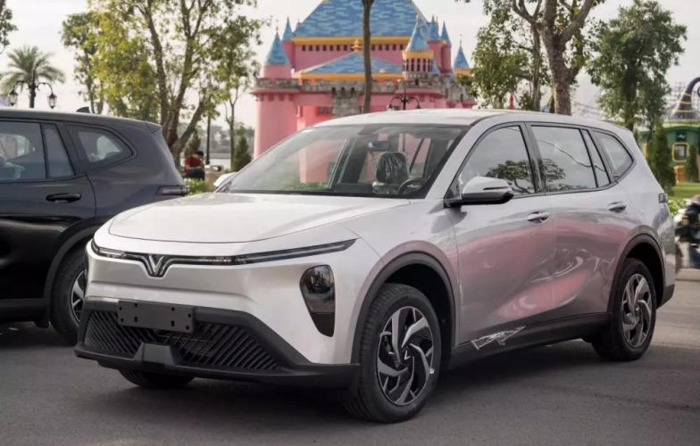 Mục sở thị xe điện VinFast Limo Green vừa 'tham chiến' cuộc đua MPV đa dụng tại Việt Nam