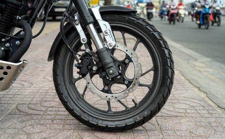 Lốp xe máy từng vá bao nhiêu lần thì nên thay mới để đảm bảo an toàn?