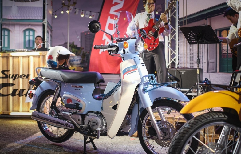 Honda Super Cub Fujisan Limited Edition - Phiên bản đặc biệt lấy cảm hứng từ núi Phú Sĩ