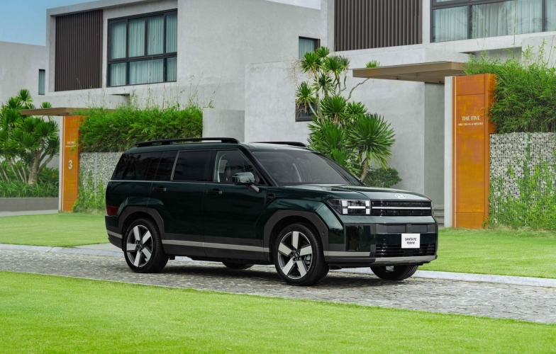 Cuộc đua giảm giá xe hybrid bùng nổ cuối năm: Nhiều mẫu ưu đãi phí trước bạ, giảm tiền mặt tới cả trăm triệu đồng