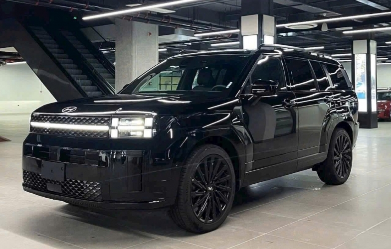 Hyundai Santa Fe Hybrid vừa cập bến đại lý đã giảm giá, người mua hưởng lợi lớn