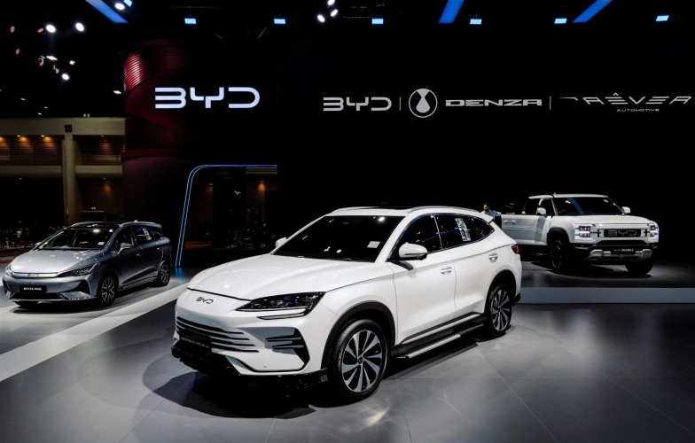 BYD vượt mặt Tesla, trở thành nhà sản xuất xe điện lớn nhất thế giới năm 2025