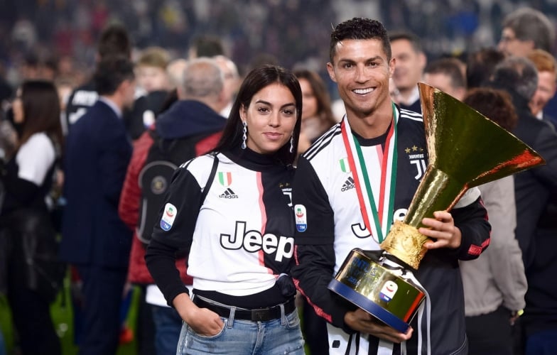 Tại sao Ronaldo 'chưa chịu' kết hôn với Georgina?