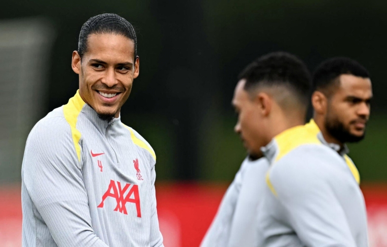 Van Dijk lên tiếng về tương lai 'mông lung' tại Liverpool