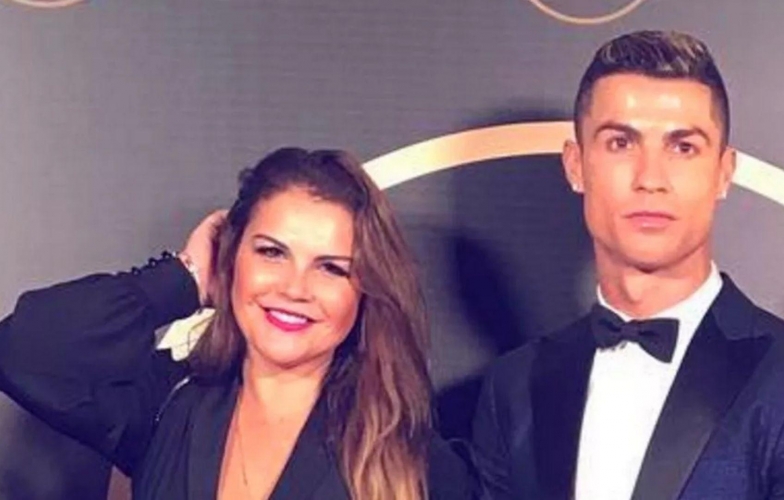 Chị gái Ronaldo yêu cầu gỡ tin chuyển nhượng về em trai