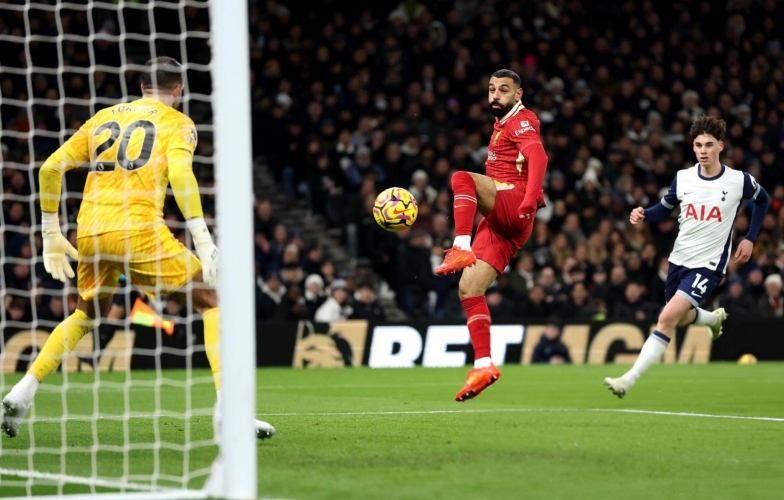 Trực tiếp Tottenham 0-0 Liverpool: Tấn công dồn dập