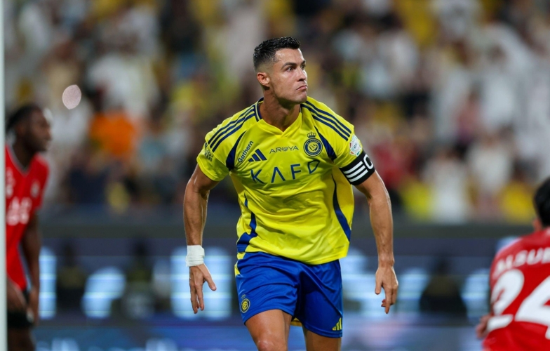 Ronaldo thăng hoa, Al Nassr thắng dễ Al Raed