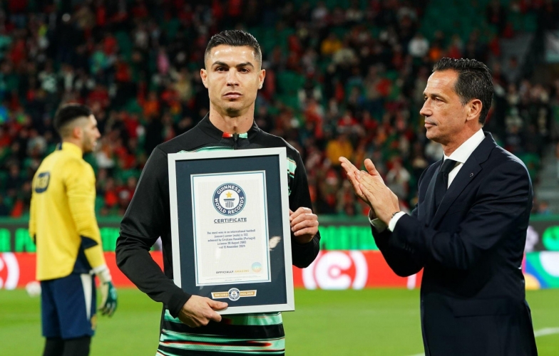 Ronaldo nhận thêm một kỷ lục Guinness