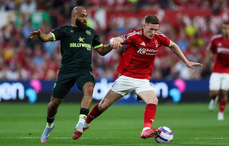 Thua Brentford, Nottingham 'hụt hơi' đua top 4 Ngoại hạng Anh