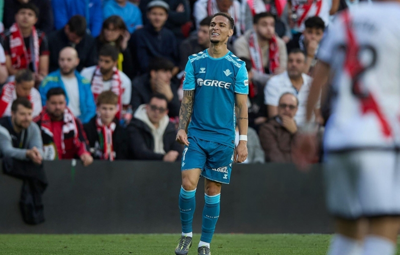 Antony nhận tin không thể buồn hơn tại Real Betis