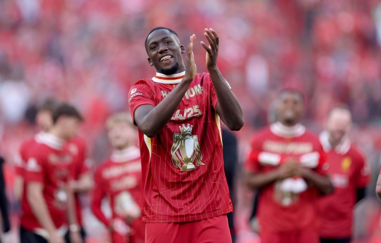 Liverpool sắp mất thêm một hậu vệ vào tay Real?