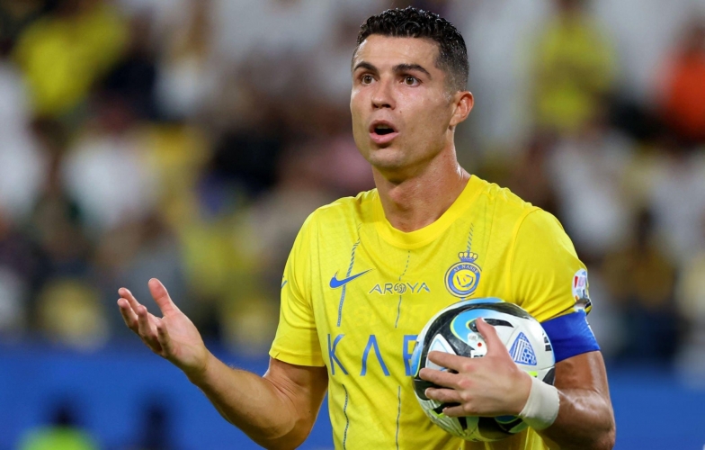 Al Nassr đề nghị gia hạn với Ronaldo theo cách 'khó tin'