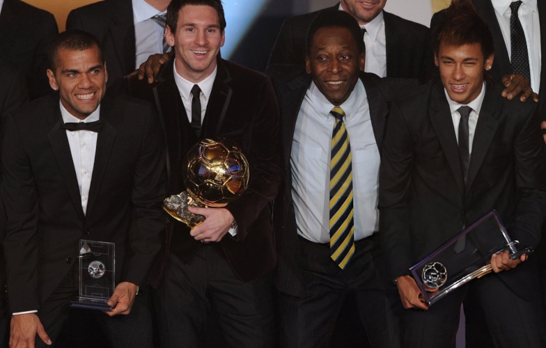 Messi tiến sát thành tích vĩ đại của Pele