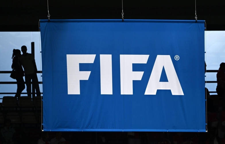 FIFA cấm chuyển nhượng hai đội bóng hàng đầu