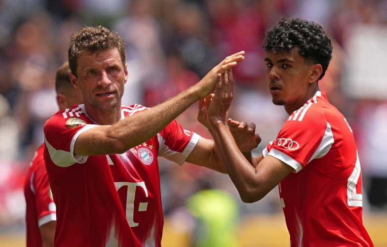 Hàng công rực sáng, Bayern vùi dập Auckland City 10 bàn không gỡ