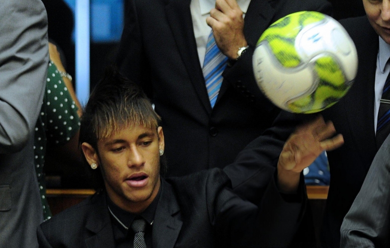Người đàn ông lãnh 17 năm tù vì ăn cắp 'bảo vật' của Neymar