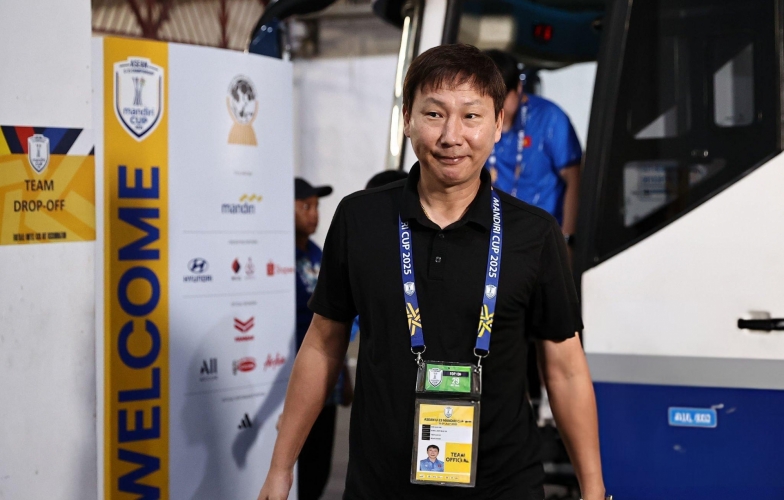 Truyền thông Indonesia tố HLV Kim Sang Sik 'chơi xấu'