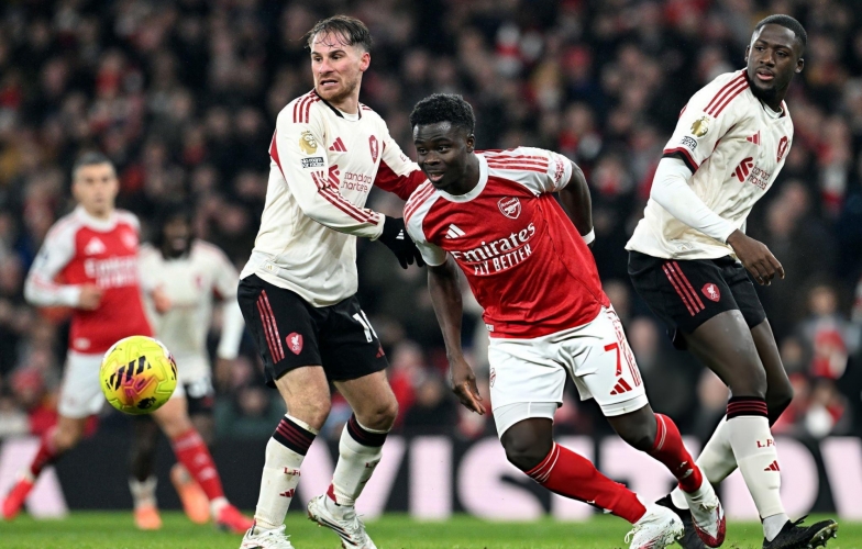 Hòa Liverpool, Arsenal lỡ cơ hội gia tăng cách biệt