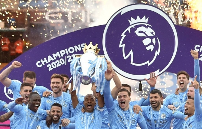 Man City đại thắng, Kun Aguero đi vào lịch sử Ngoại hạng Anh