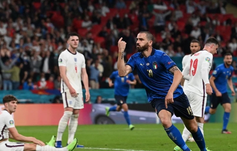 Người hùng nước Ý đi vào lịch sử chung kết Euro