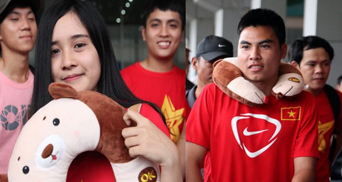 Cầu thủ U19 Việt Nam hào phóng tặng gấu bông cho fan nữ xinh đẹp