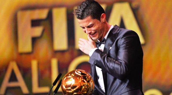 Truyền thông thế giới nói gì về Quả bóng Vàng của Ronaldo?