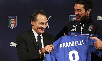 Prandelli đã gia hạn hợp đồng với Italia