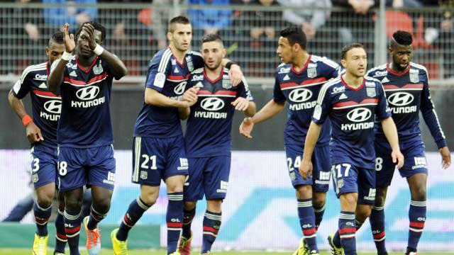 Video bàn thắng: Valenciennes 1 - 2 Lyon (VĐQG Pháp 2013/14)