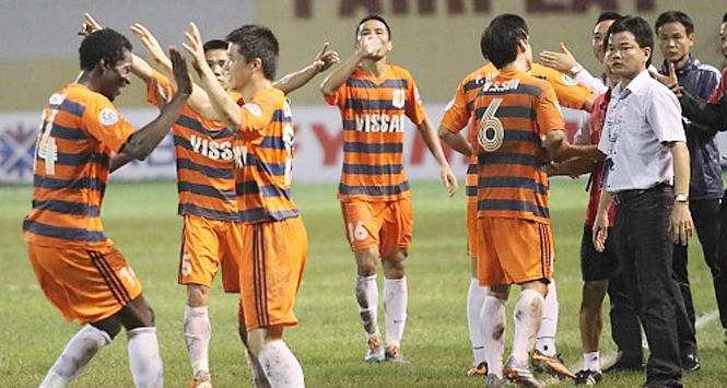 Video bóng đá: Xem trận đấu có mùi giữa Kenlantan vs V. Ninh Bình