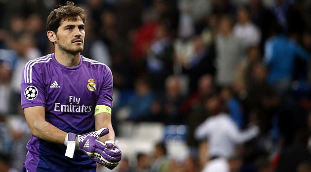 Iker Casillas trước cơ hội lịch sử tại Champions League