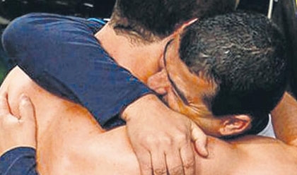 Ronaldo 'đánh cược' Champions League để giúp anh trai