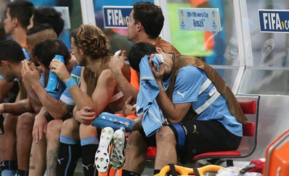 Suarez bật khóc khi chứng kiến Uruguay thua trận trước Costa Rica