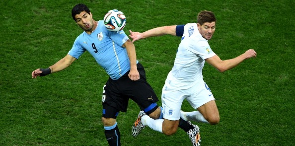 Gerrard lên tiếng sau “nghi án” tội đồ trong trận thua Uruguay