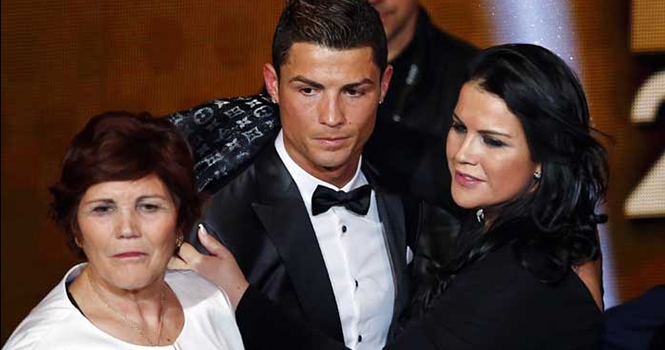 Mẹ Ronaldo từng muốn bỏ CR7