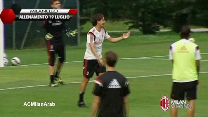 VIDEO: Ông vua việt vị Inzaghi dạy học trò cách ghi bàn trong vòng cấm