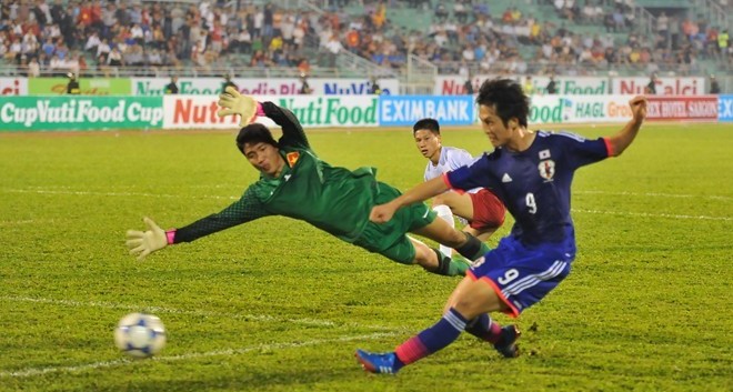 Thủ môn U19 Việt Nam đi lên từ bóng đá phủi