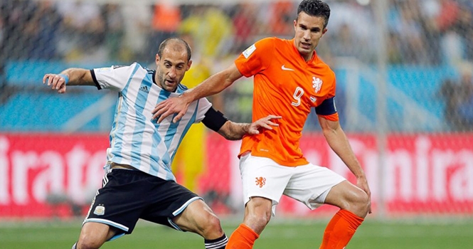 Van Persie tiết lộ thời điểm nghỉ hưu