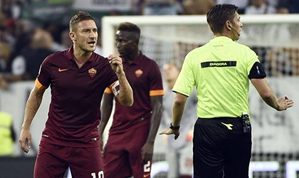 Totti uất ức: Roma không thua Juve mà thua trọng tài
