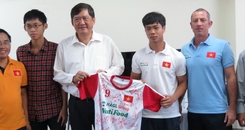 Đại sứ quán VN tại Myanmar đến tham ĐT U19 trước trận gặp Trung Quốc
