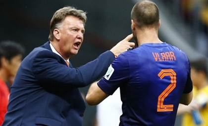 Aston Villa ra điều kiện cho Man Utd vụ Ron Vlaar