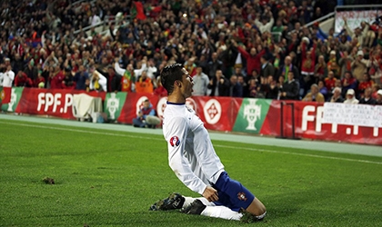 Ronaldo đi vào lịch sử Euro