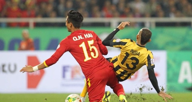 Hàng thủ Việt Nam chơi như mơ ngủ trước Malaysia