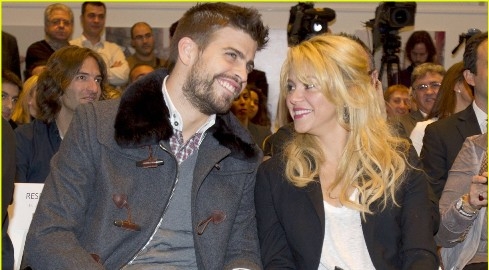 Shakira tranh luận với Pique về cách sử dụng Messi
