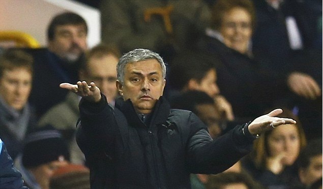 Mourinho nói gì sau khi Chelsea thua sốc?