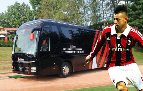 ‘Đói’ tiền, AC Milan phải bán cả xe bus của CLB