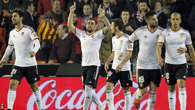 Đánh bại Deportivo, Valencia chiếm lấy top 3 của Atletico Madrid