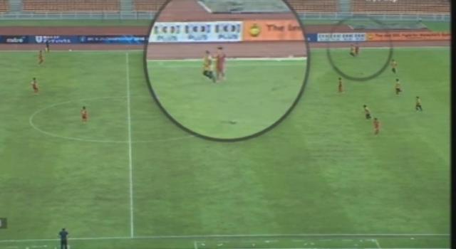 VIDEO: Tình huống đánh nguội của cầu thủ U23 Việt Nam