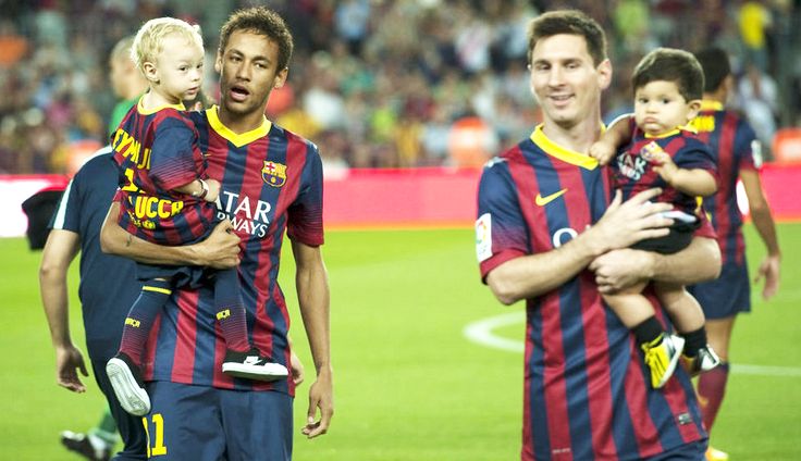 VIDEO: Lần đầu Messi khoe con trai kháu khỉnh trong lễ ăn mừng tại Nou Camp